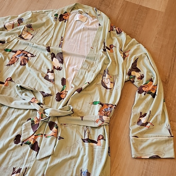 In My Sundays Robe - Picture 4 of 7